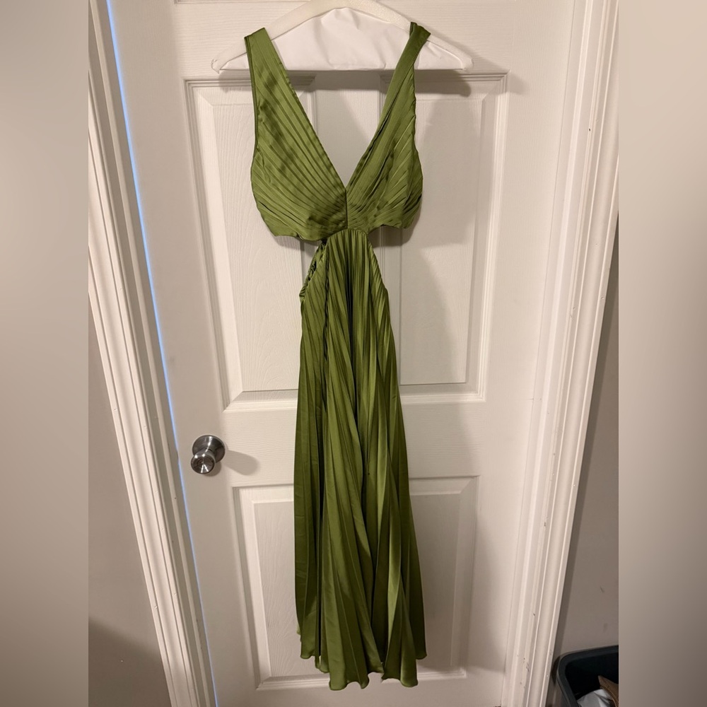 Abercrombie & Fitch Satin Pleated Cutout Maxi Dress